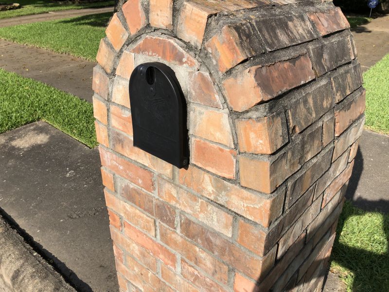 Brick Mailbox Painting